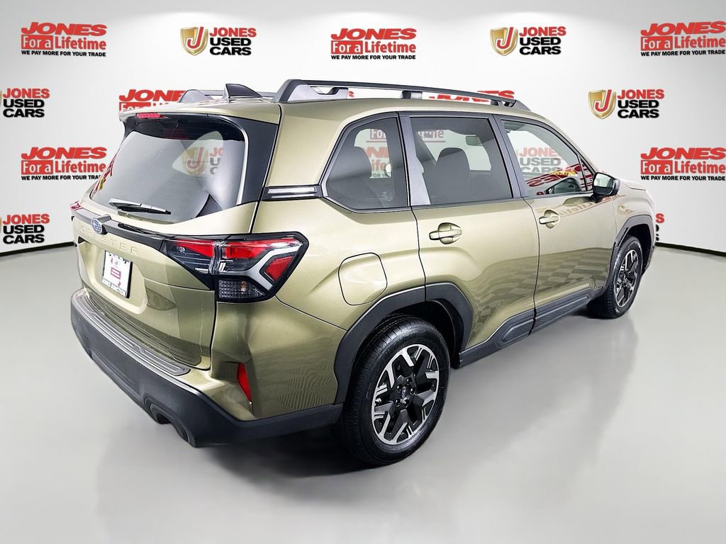 Used 2025 Subaru Forester Premium image 15