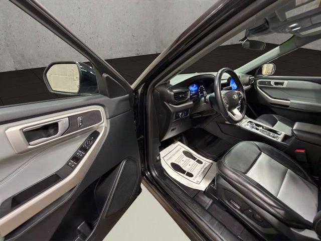 Used 2023 Ford Explorer XLT w/ Equipment Group 202A image 11