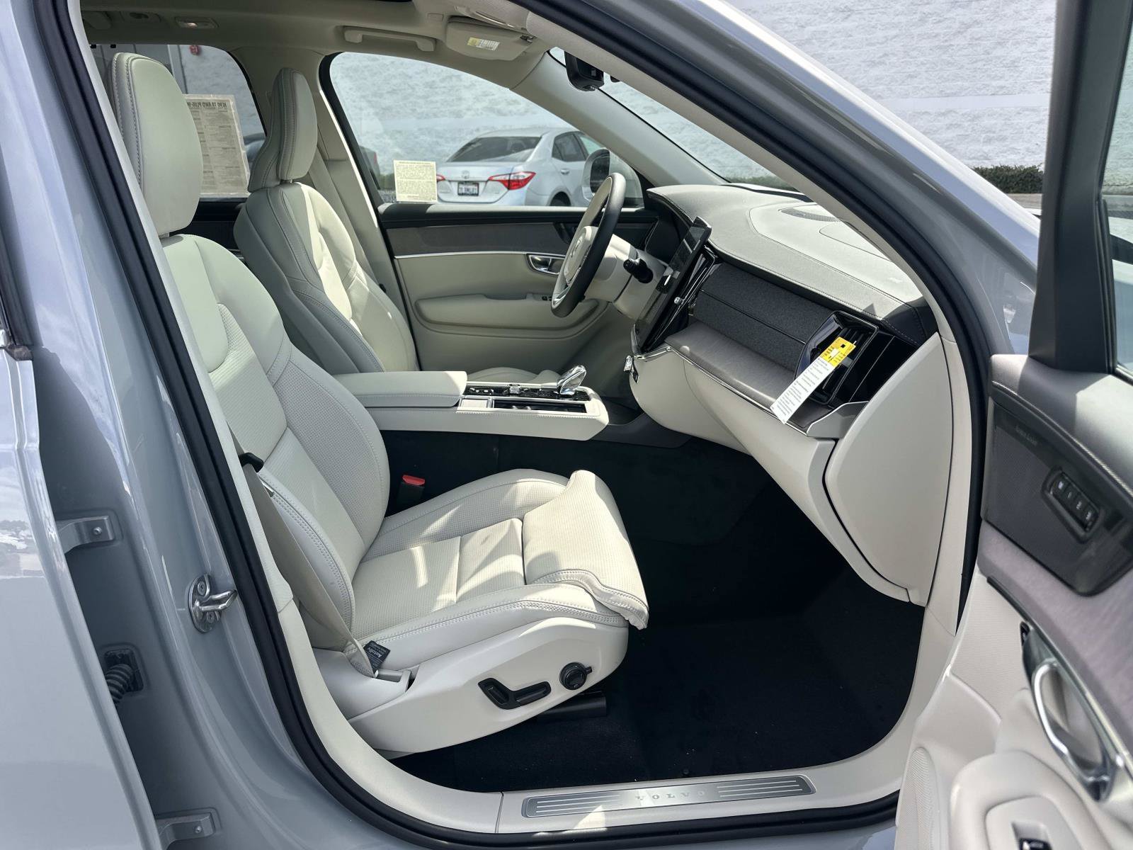 New 2026 Volvo XC90 T8 Ultra w/ Protection Package Premier AWD/4WD image 21