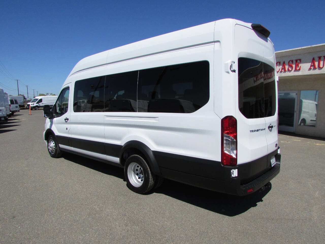 Used 2023 Ford Transit 350 XLT image 9