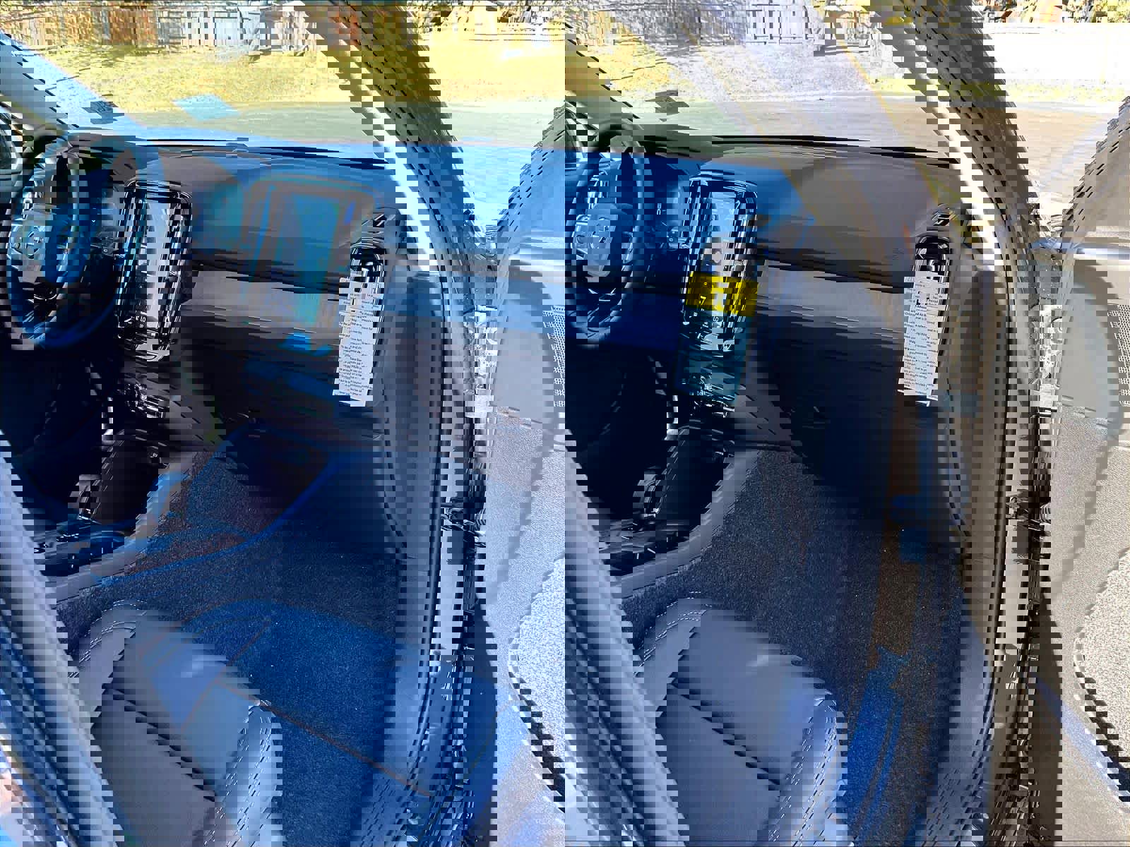 New 2026 Volvo XC40 B5 Core w/ Climate Package image 28