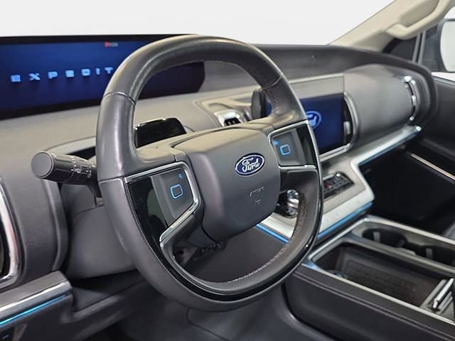 Used 2025 Ford Expedition Max Platinum AWD/4WD image 14