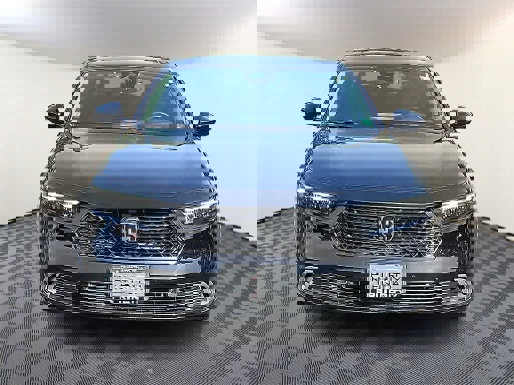 Used 2025 Honda Accord Touring image 2