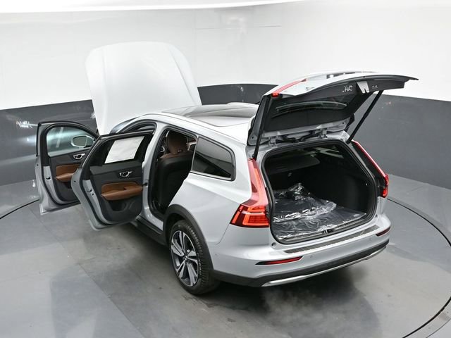 New 2026 Volvo V60 B5 Cross Country Plus w/ Protection Package Premier image 51