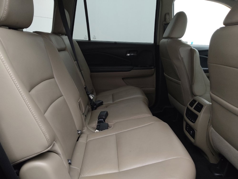 Used 2018 Honda Pilot Touring image 19