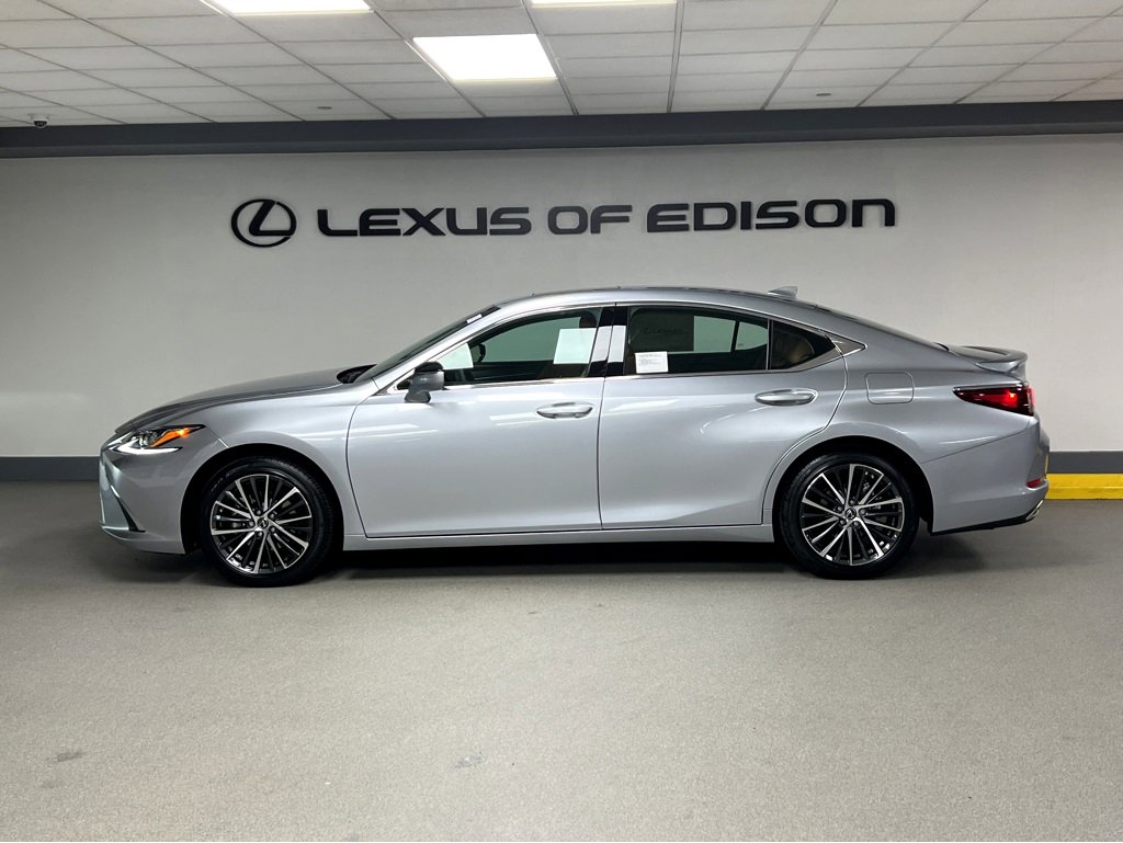 New 2025 Lexus ES 350 w/ Premium Package image 4