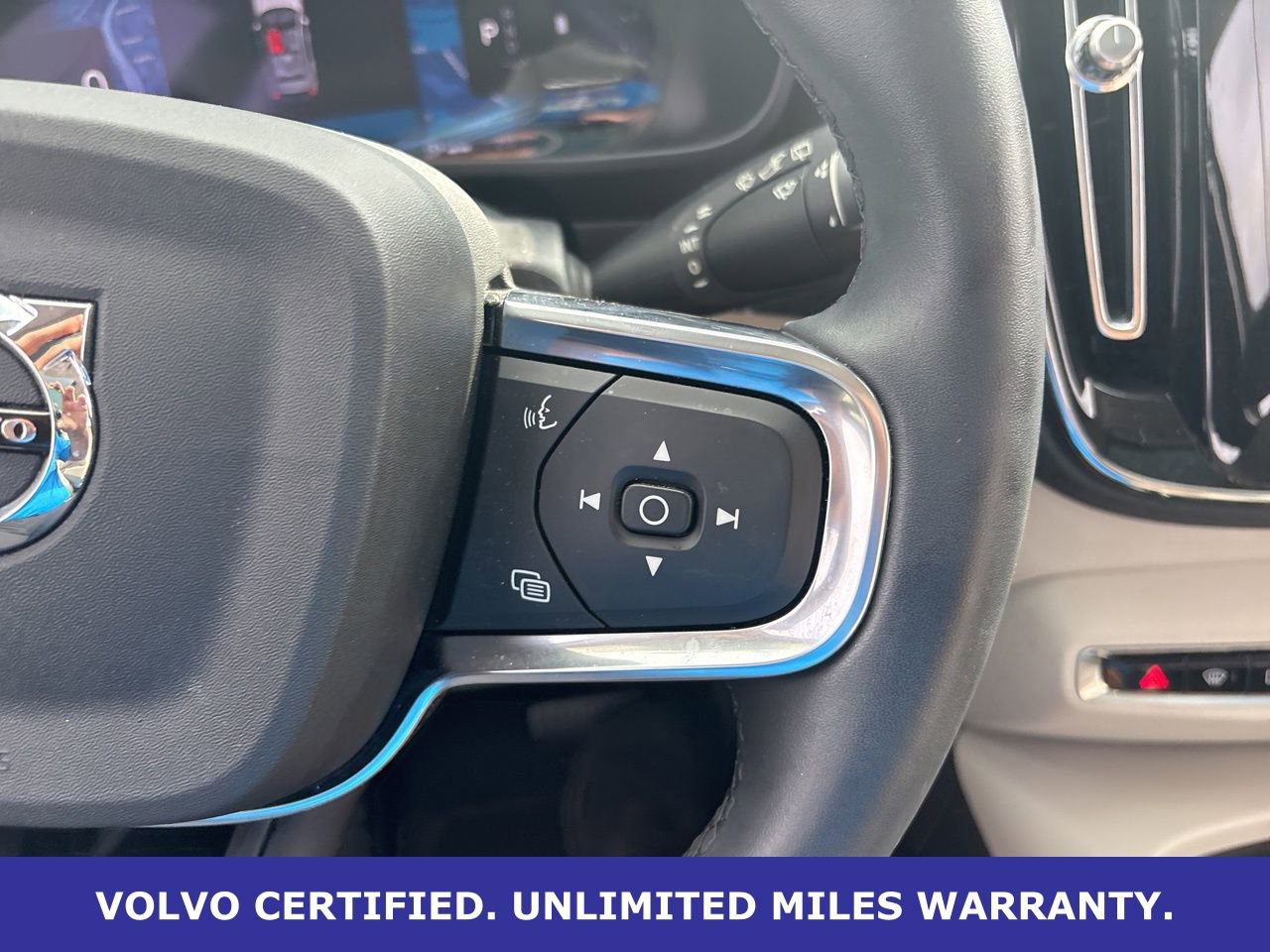 Certified 2023 Volvo XC40 B5 Plus w/ Climate Package AWD/4WD image 21