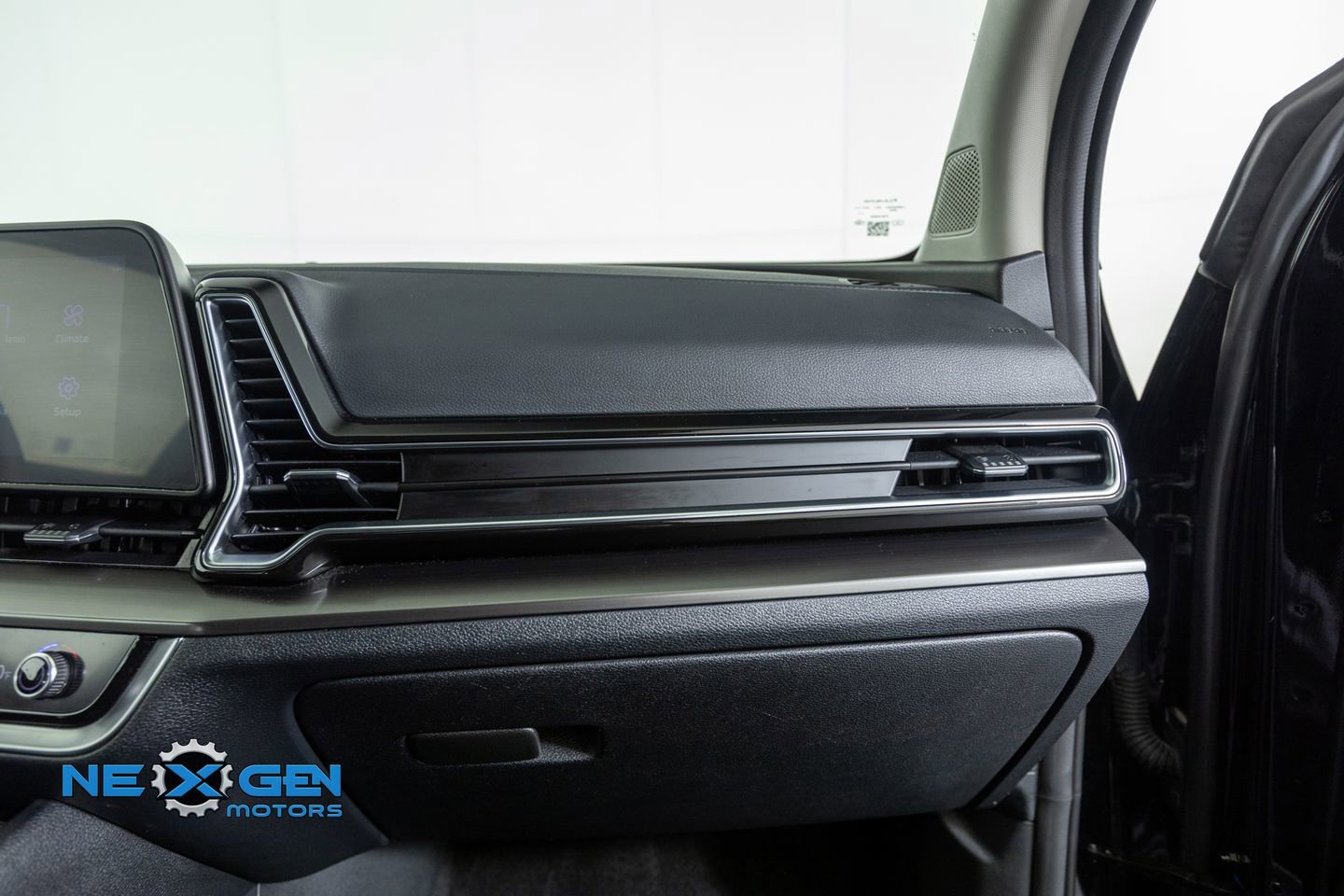 Used 2024 Kia Sportage EX image 38