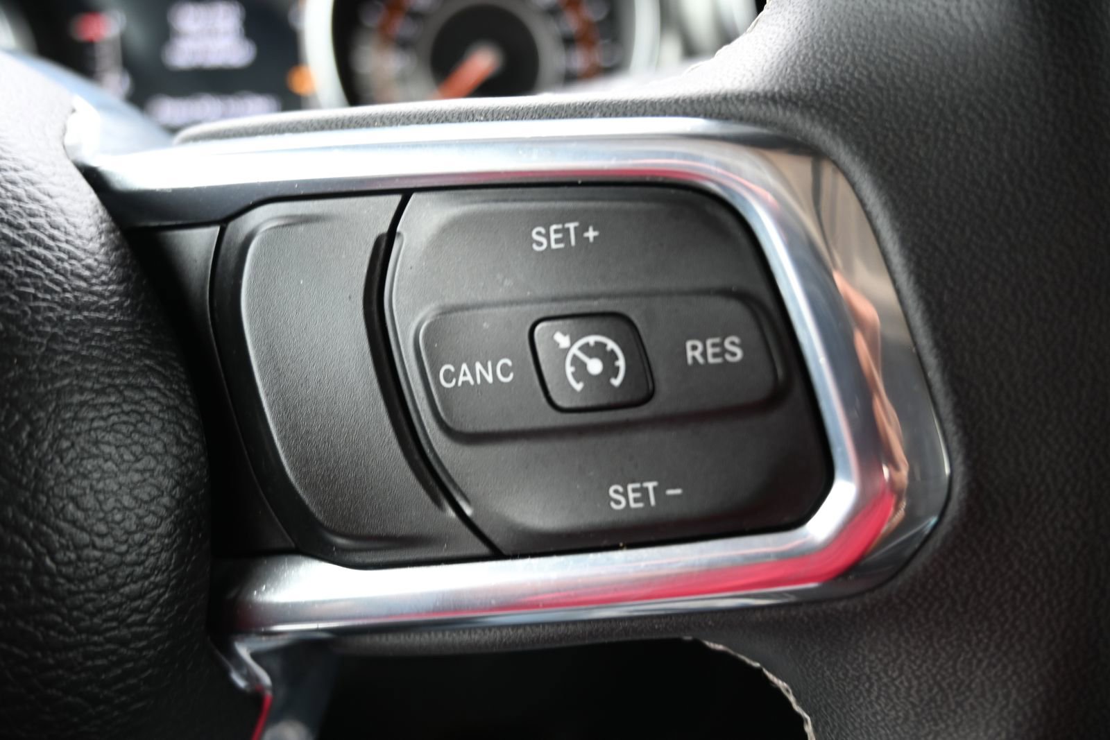 Used 2023 Jeep Gladiator Overland image 10