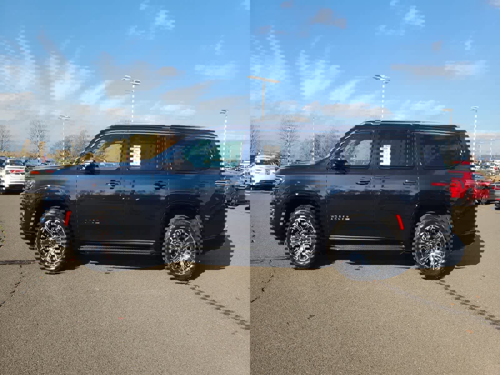 New 2025 Jeep Wagoneer 4WD w/ HD Trailer Tow Package image 11