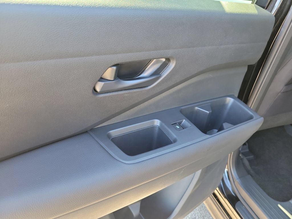Used 2025 Nissan Pathfinder SV FWD image 18