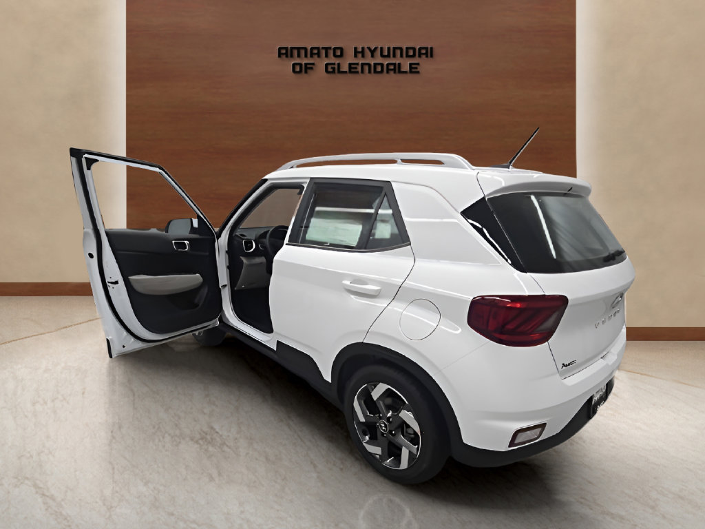 New 2026 Hyundai Venue SEL FWD image 4