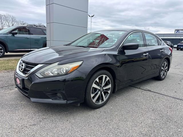 Used 2016 Nissan Altima 3.5 SR image 1