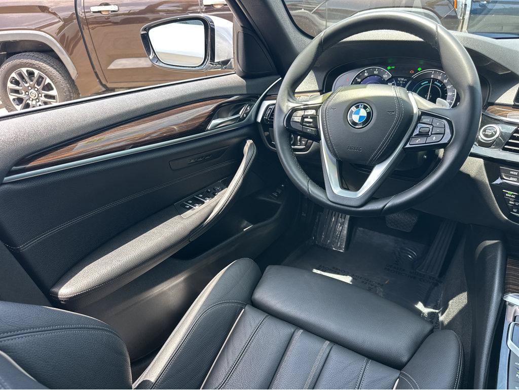 Used 2019 BMW 530e w/ Premium Package RWD image 19