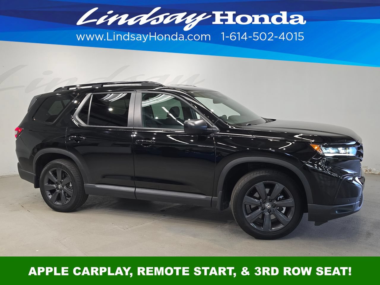Used 2025 Honda Pilot Sport image 2