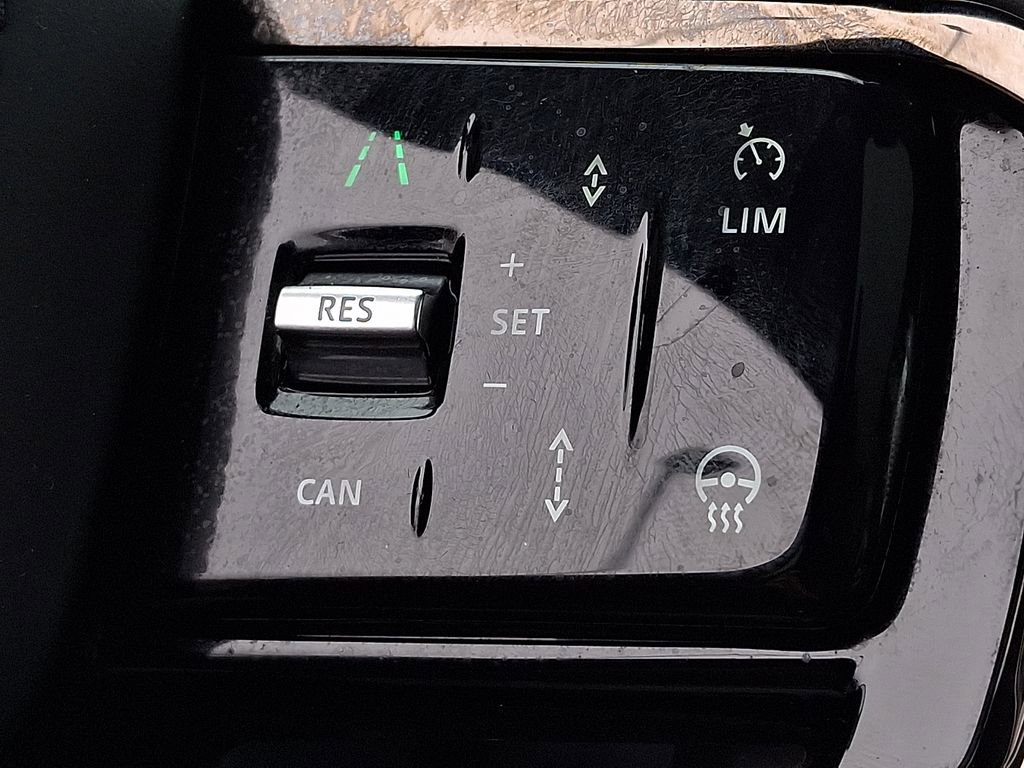 Used 2025 Land Rover Range Rover Velar Dynamic SE image 23