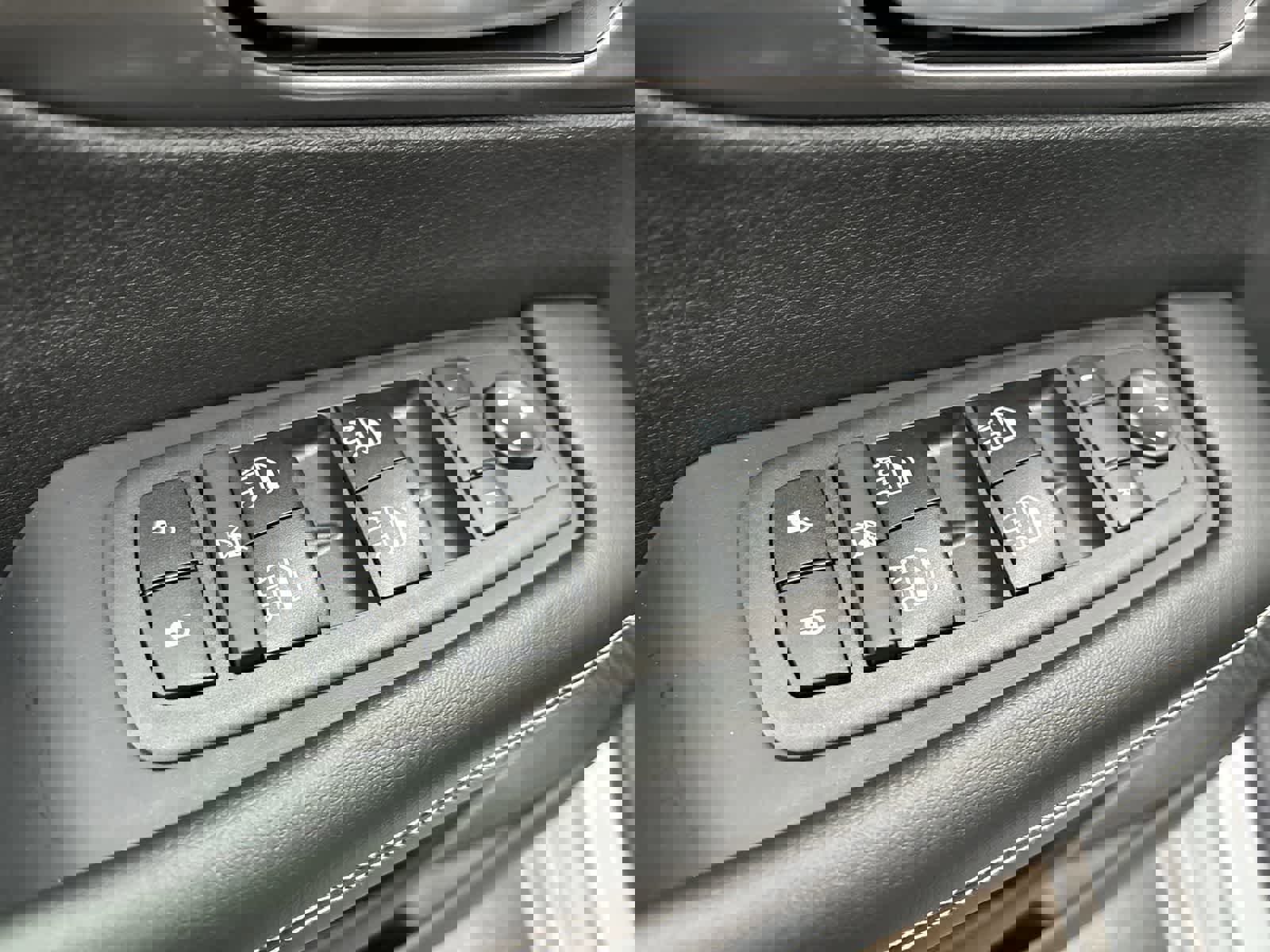 New 2026 Chrysler Pacifica Select w/ S Appearance Package image 11