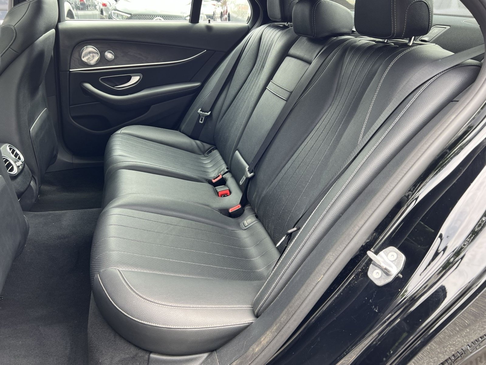 Used 2017 Mercedes-Benz E 300 4MATIC image 30