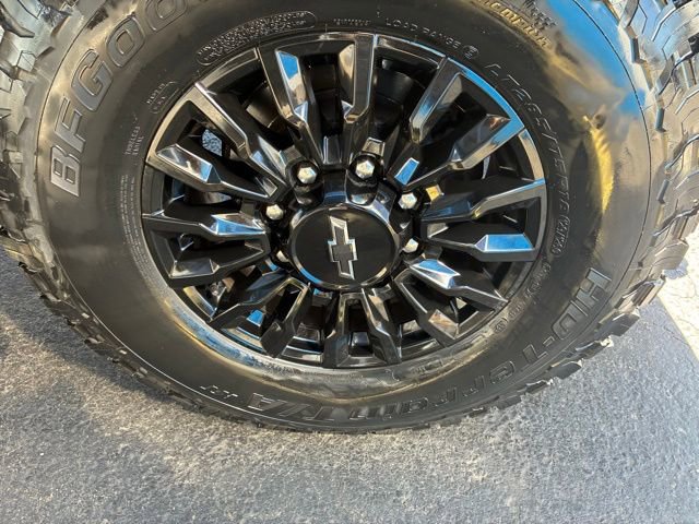 Used 2021 Chevrolet Silverado 2500 LT w/ Midnight Edition image 10