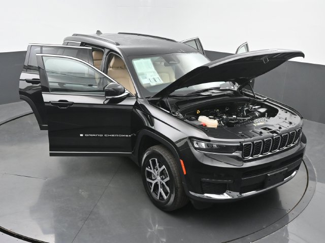 Used 2025 Jeep Grand Cherokee L Limited w/ Trailer Tow Package AWD/4WD image 62