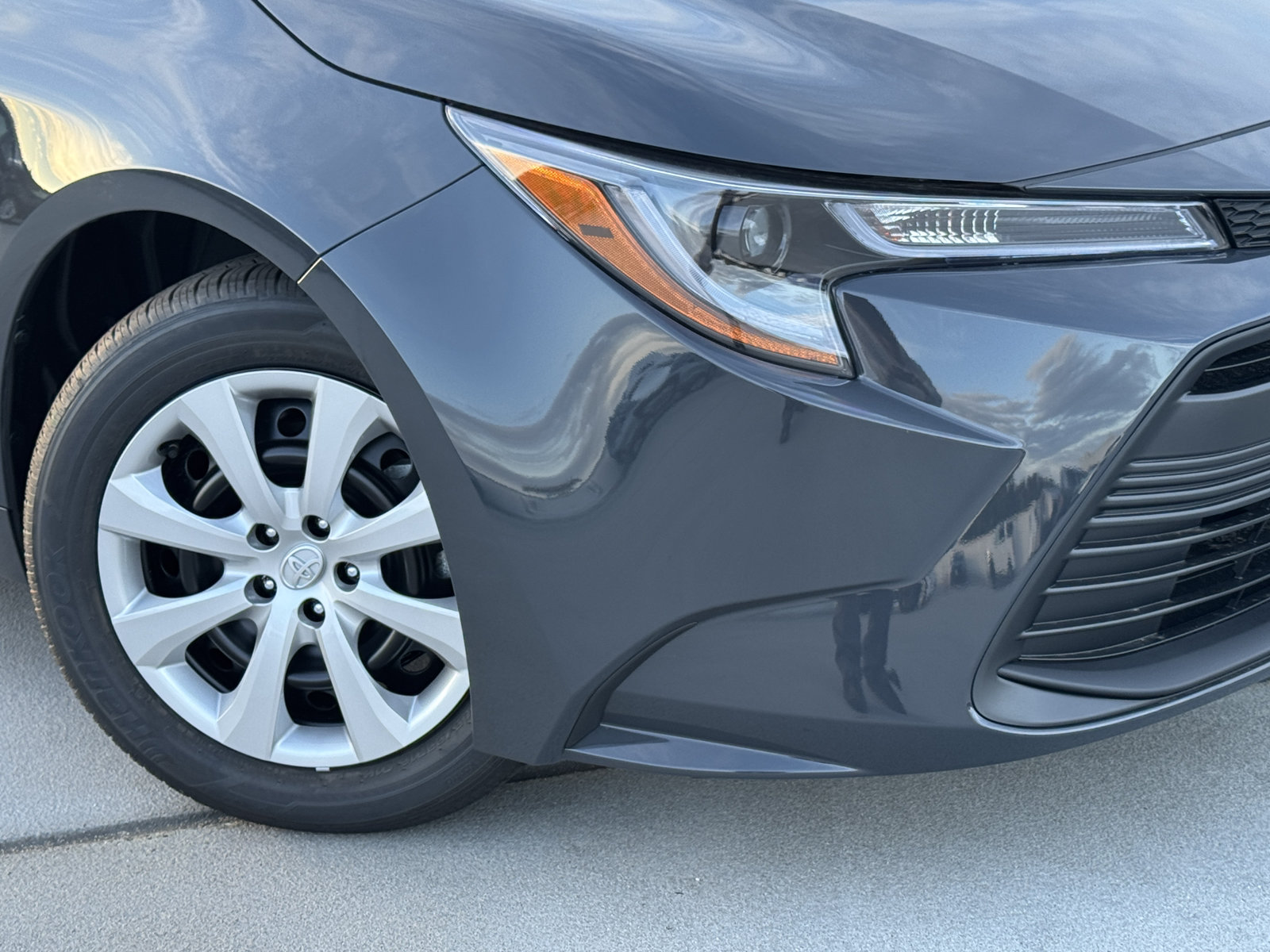 New 2027 Toyota Corolla LE FWD image 10
