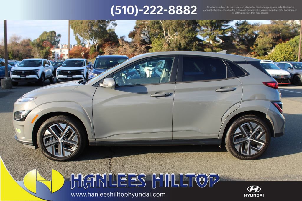 Used 2023 Hyundai Kona SE w/ Cargo Package image 2