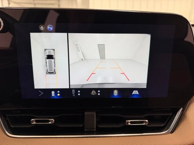 Certified 2025 Chevrolet Equinox ACTIV w/ Safety and Technology Package FWD image 12