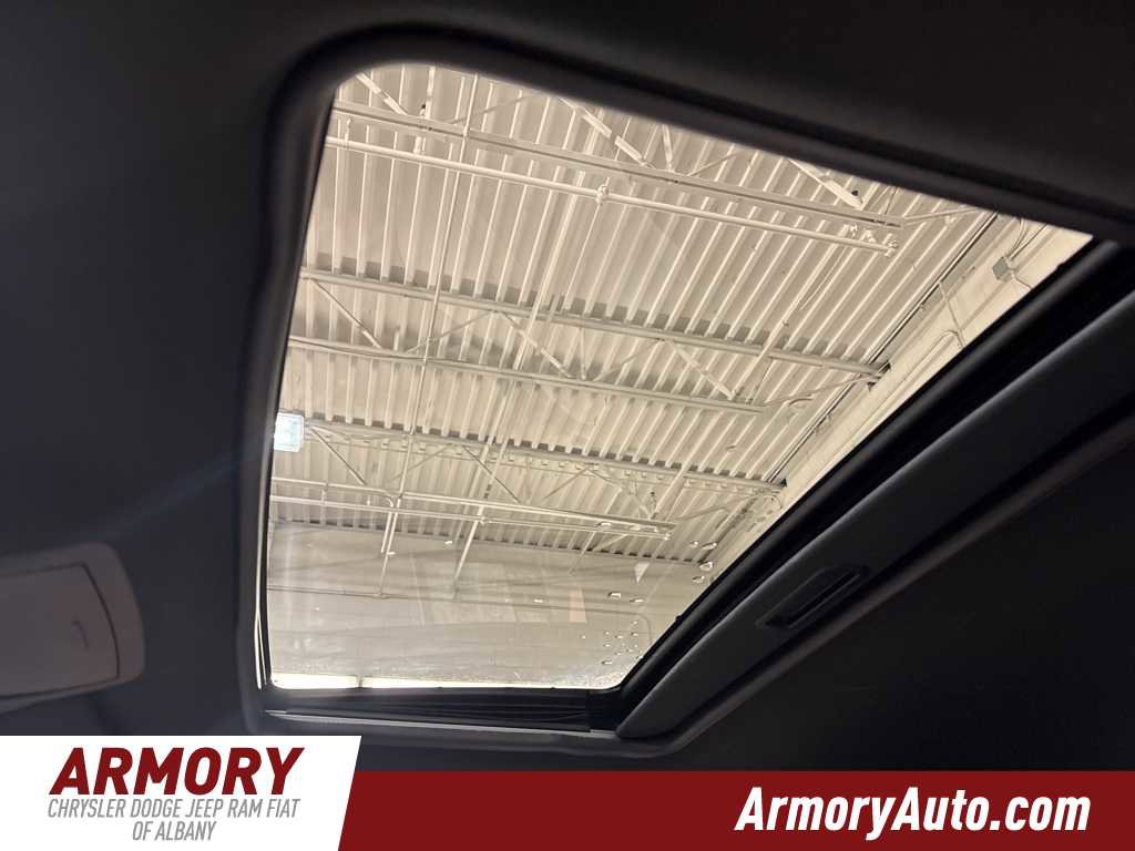 Used 2015 Dodge Challenger R/T Plus image 24