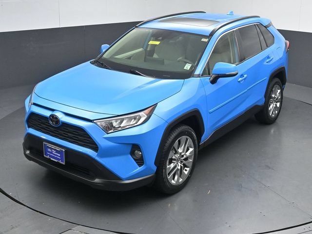 Used 2021 Toyota RAV4 XLE Premium AWD/4WD image 46