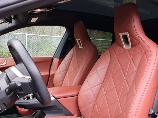 Used 2023 BMW iX xDrive50 w/ Sport Package AWD/4WD image 13