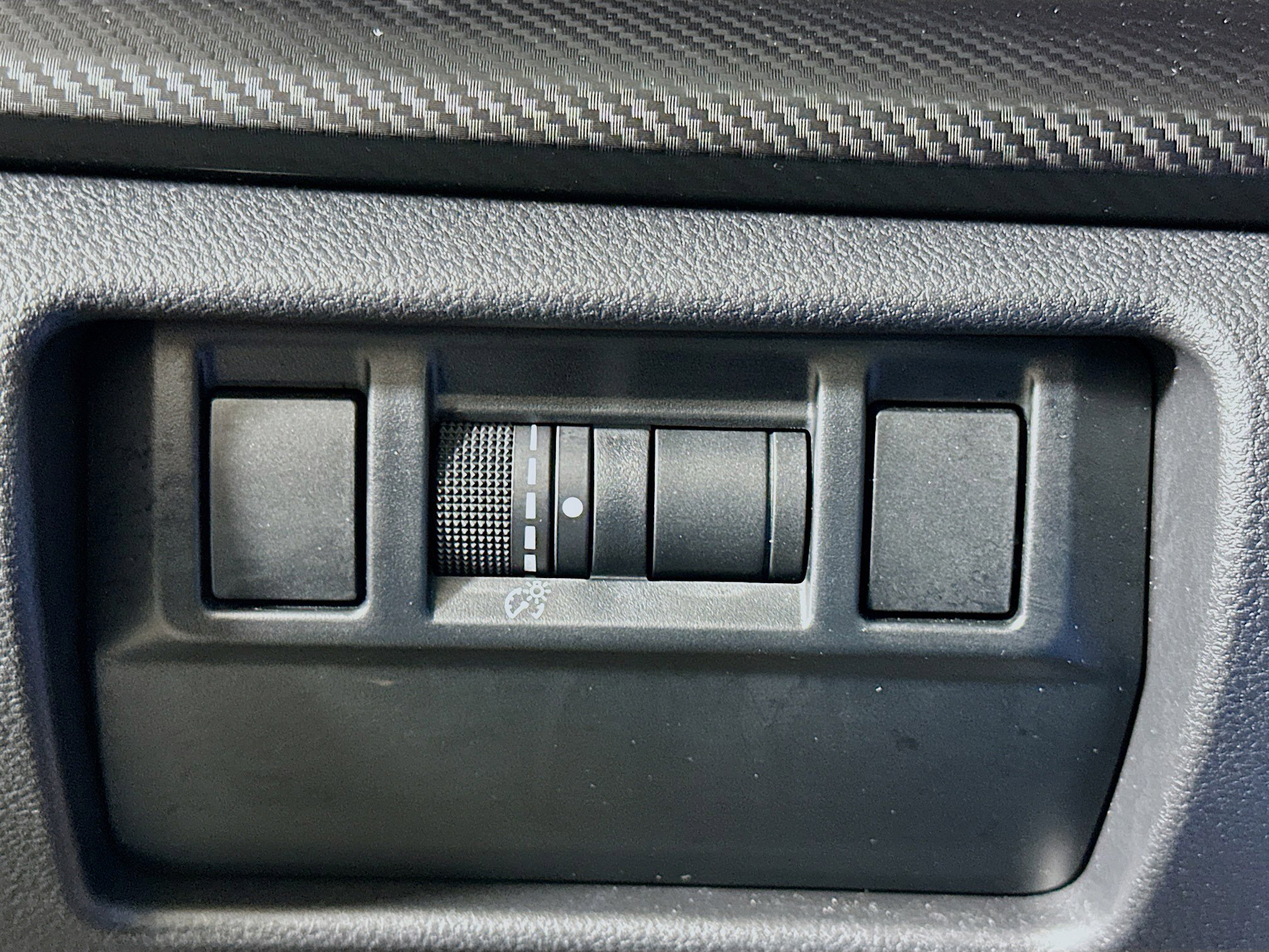 Used 2024 Subaru Crosstrek 2.0i Premium image 17