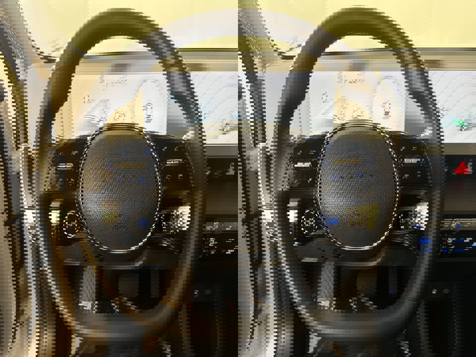 Used 2023 Hyundai Ioniq 5 SE w/ Cargo Package image 18