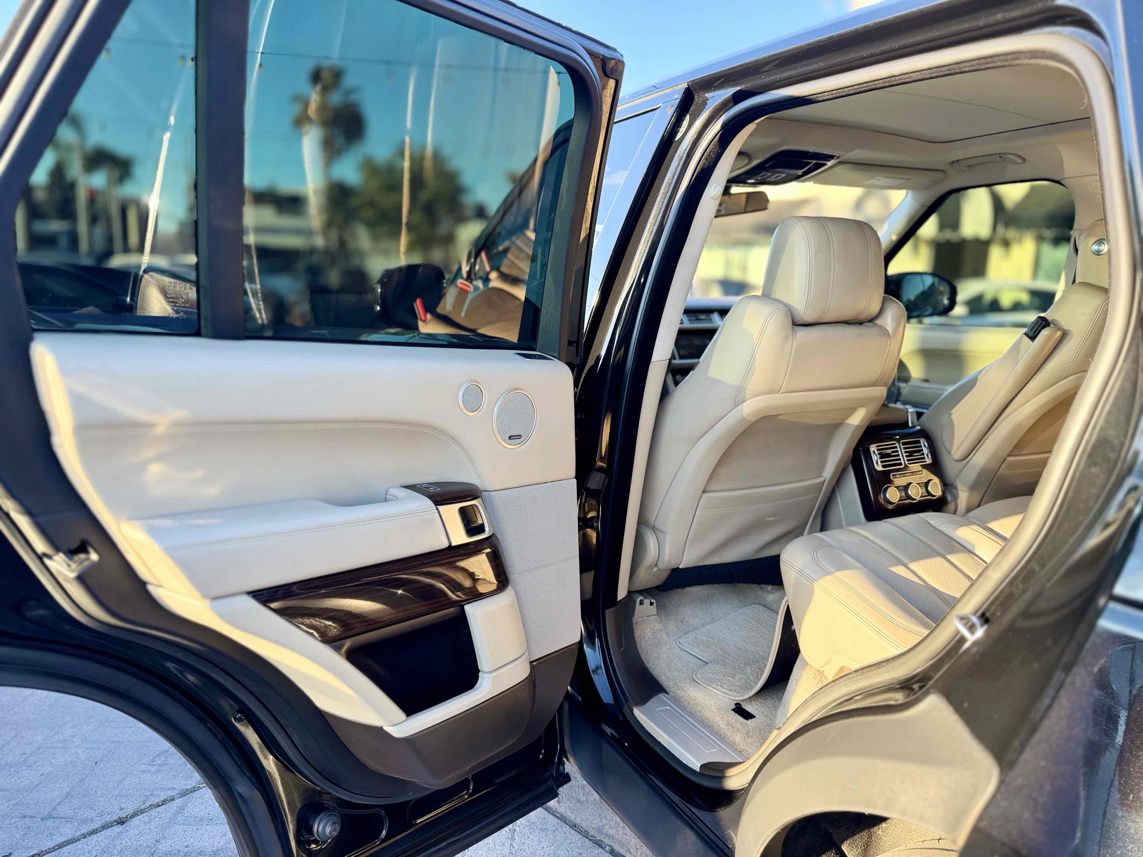 Used 2016 Land Rover Range Rover Supercharged AWD/4WD image 22