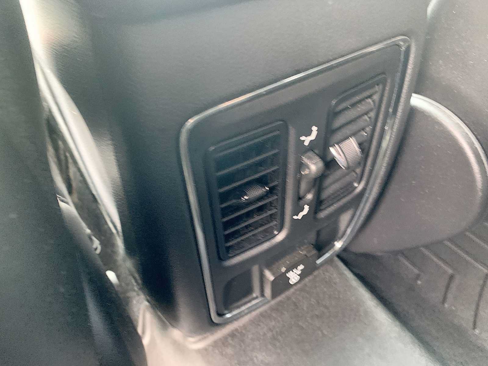 Used 2019 Jeep Grand Cherokee Altitude AWD/4WD image 22