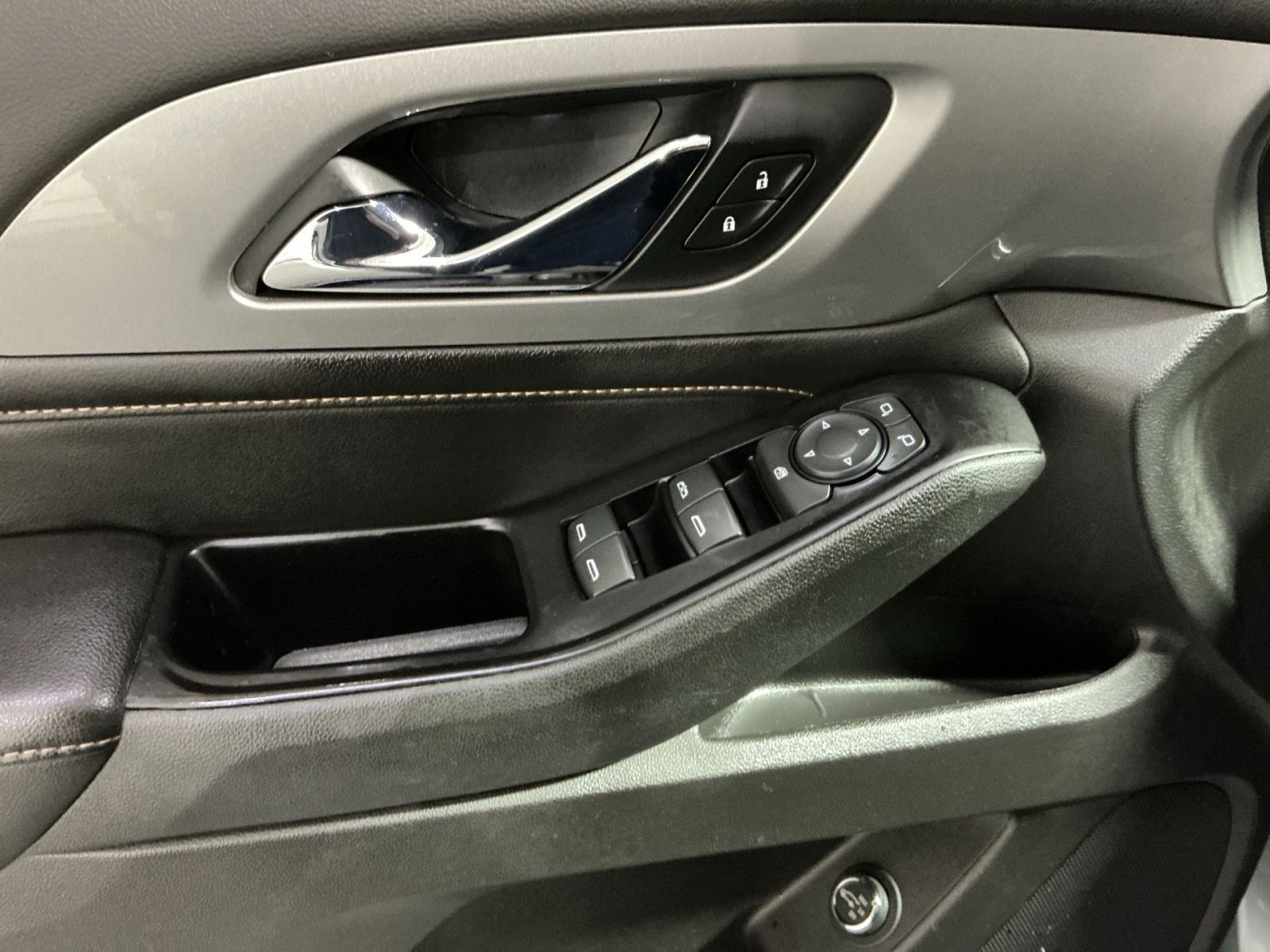 Used 2019 Chevrolet Traverse LT image 23