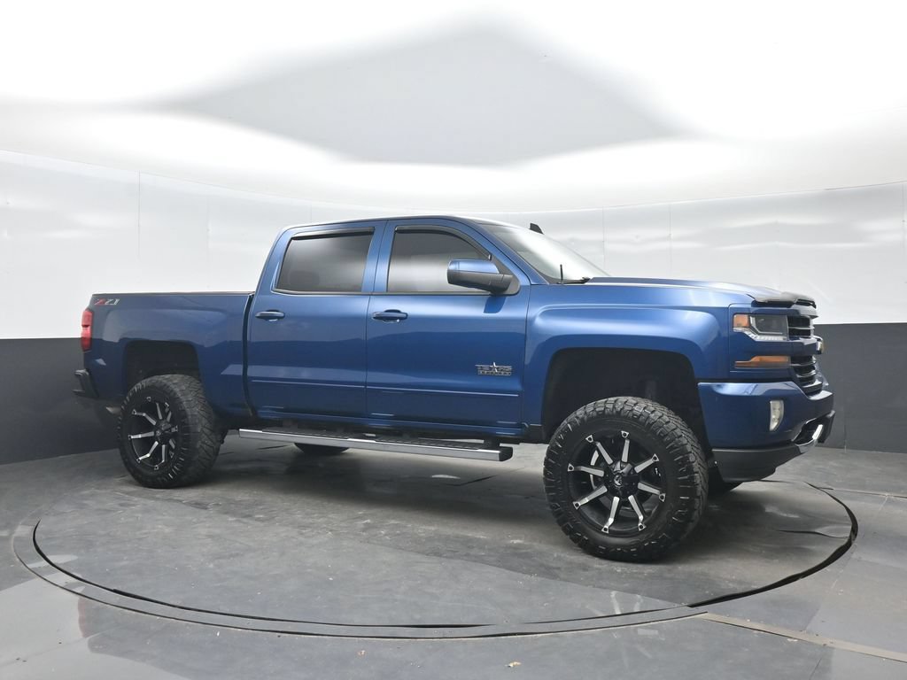 Used 2018 Chevrolet Silverado 1500 LT w/ Texas Edition AWD/4WD image 8