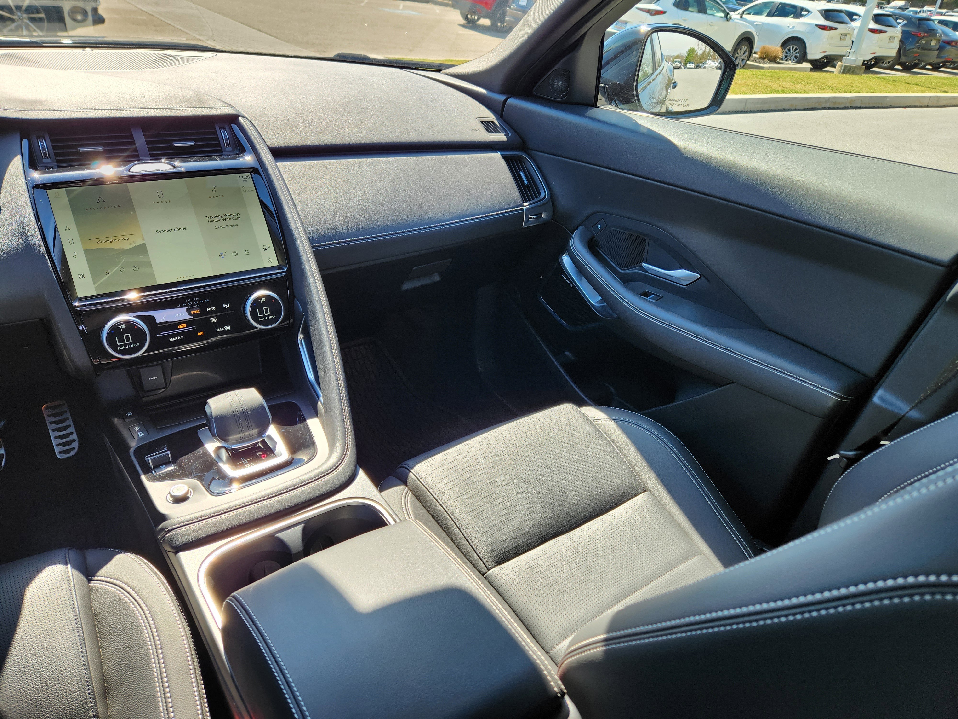 Certified 2024 Jaguar E-PACE R-Dynamic SE image 14