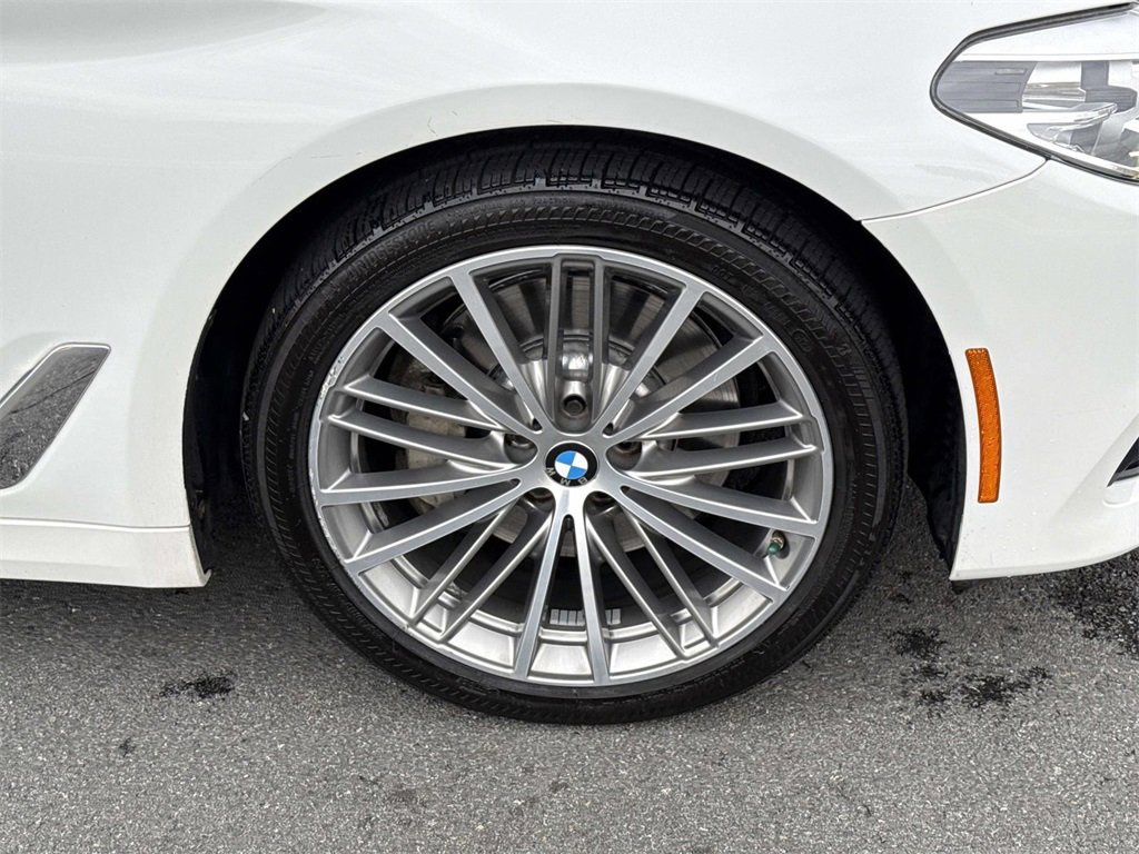 Used 2018 BMW 530i xDrive image 9