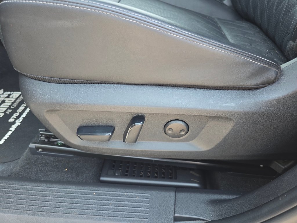 Used 2024 Nissan Rogue Platinum w/ Platinum Premium Package AWD/4WD image 16