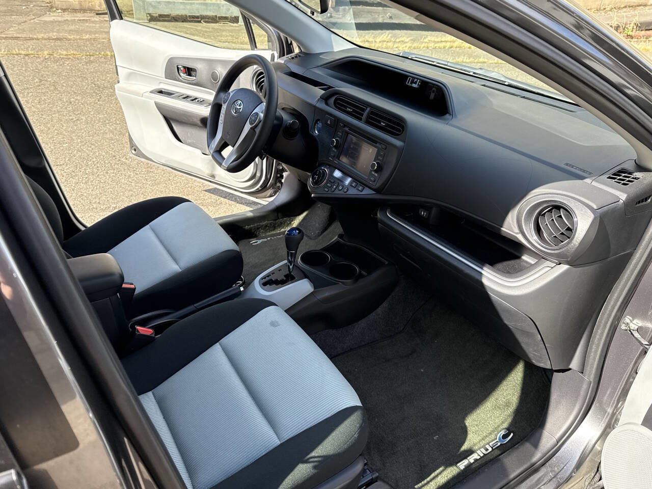 Used 2014 Toyota Prius C Three image 47