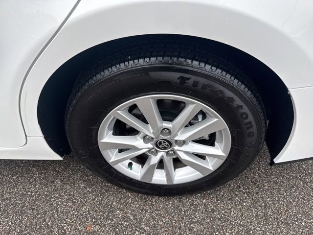 Used 2025 Toyota Camry LE AWD/4WD image 12