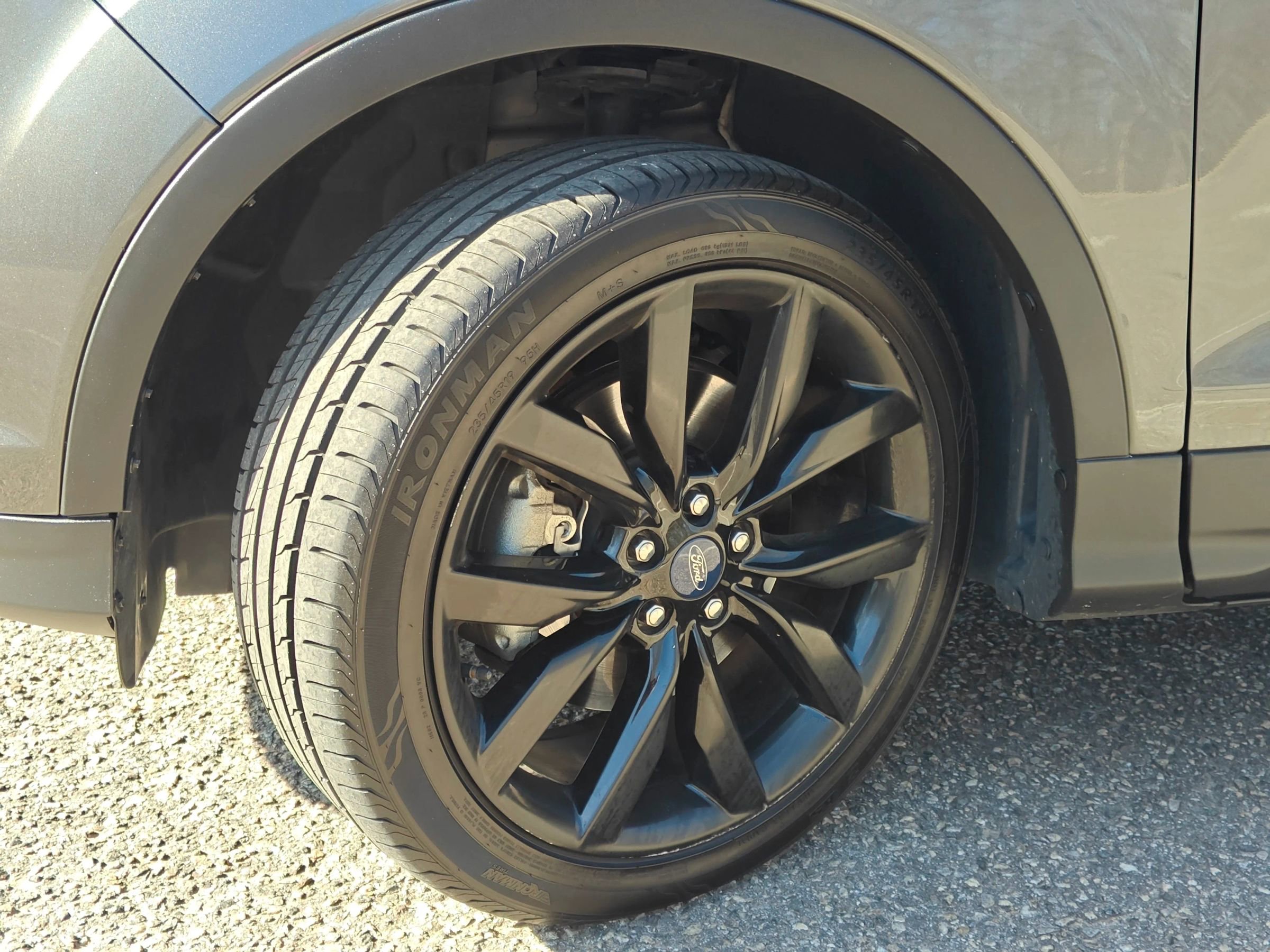 Used 2018 Ford Escape SE w/ SE Sport Appearance Package image 19