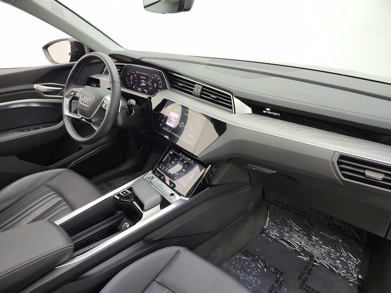 Used 2024 Audi Q8 e-tron Premium Plus w/ Premium Plus Package AWD/4WD image 30