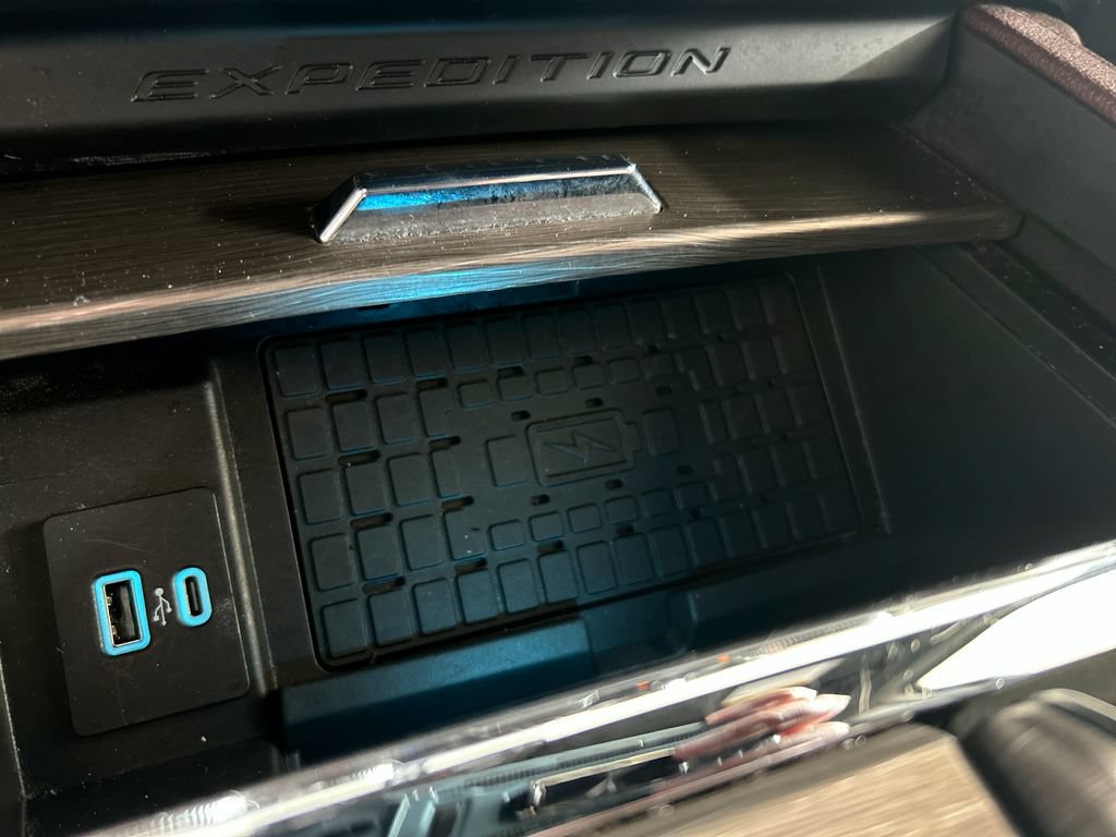 Used 2024 Ford Expedition Max Limited RWD image 31