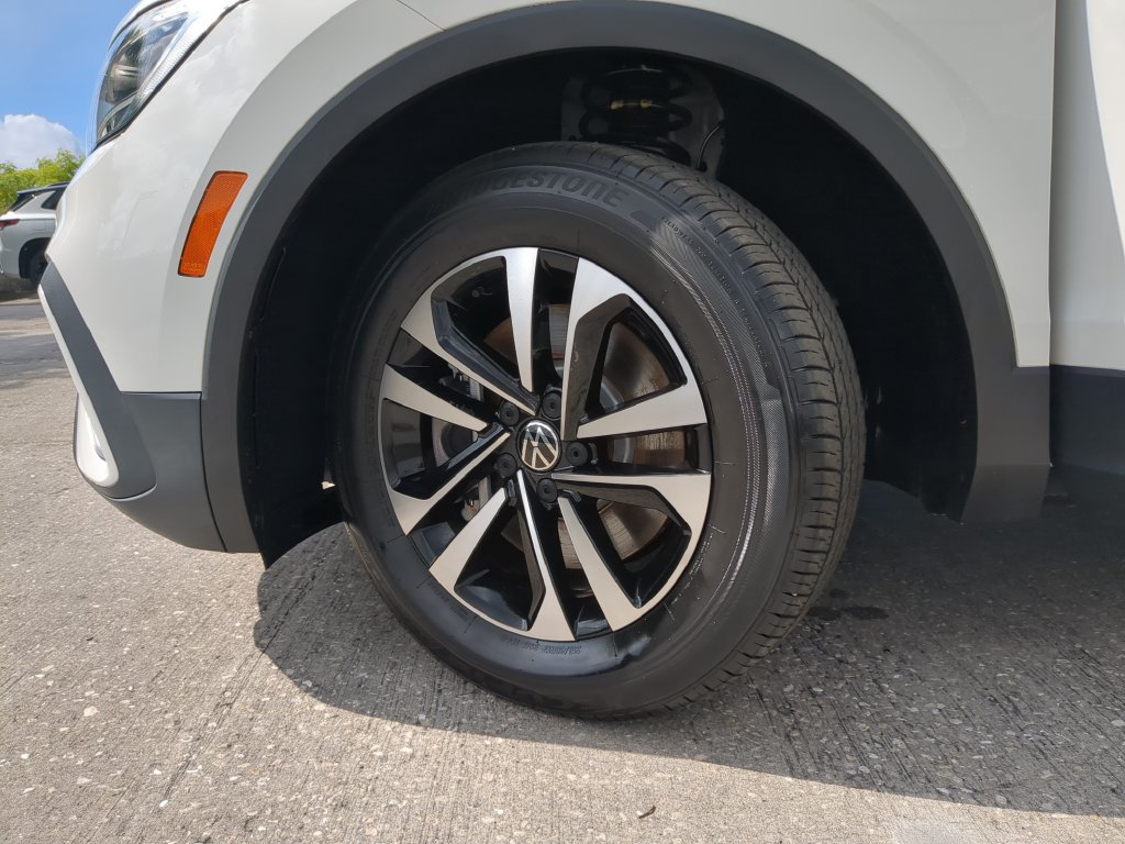 Certified 2024 Volkswagen Tiguan S FWD image 31