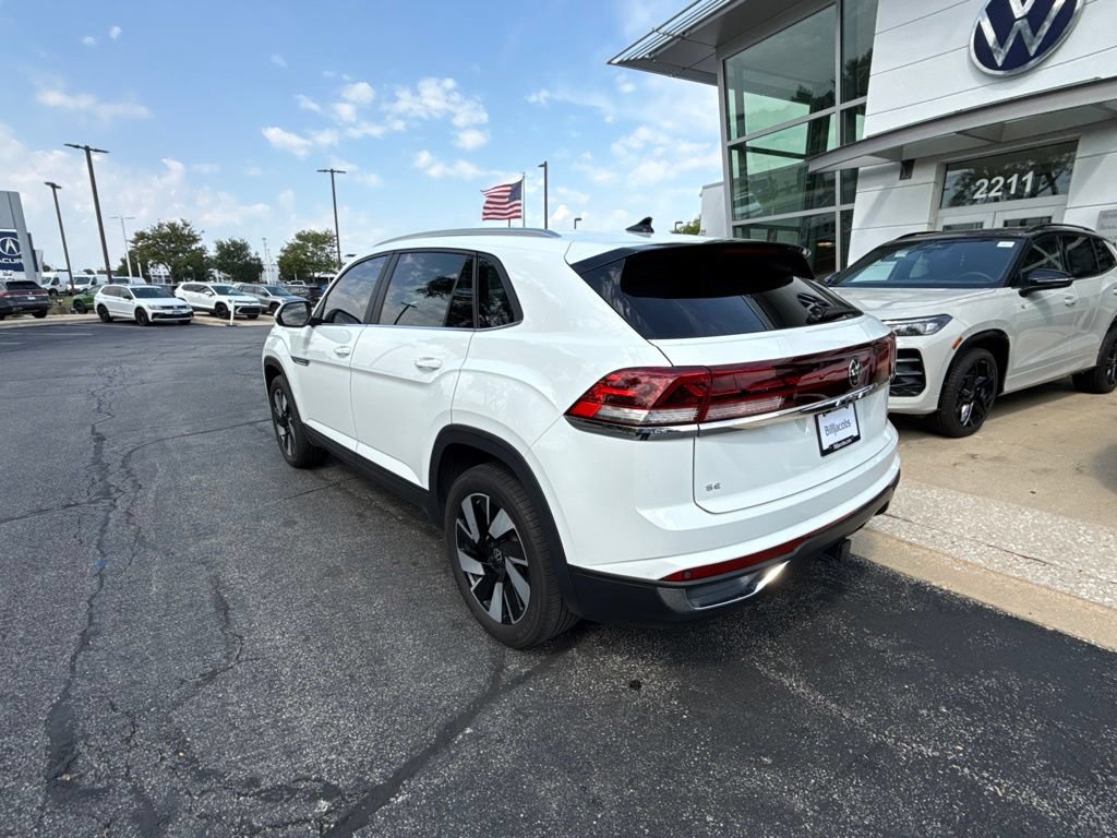 Used 2024 Volkswagen Atlas Cross Sport SE AWD/4WD image 4