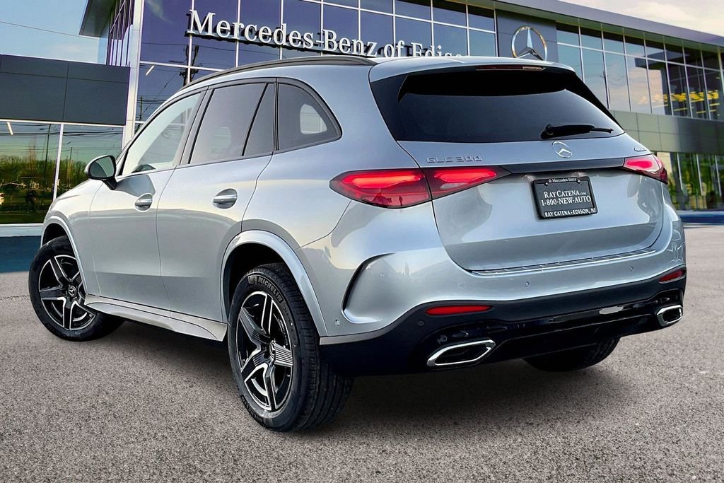 Used 2026 Mercedes-Benz GLC 300 4MATIC image 3