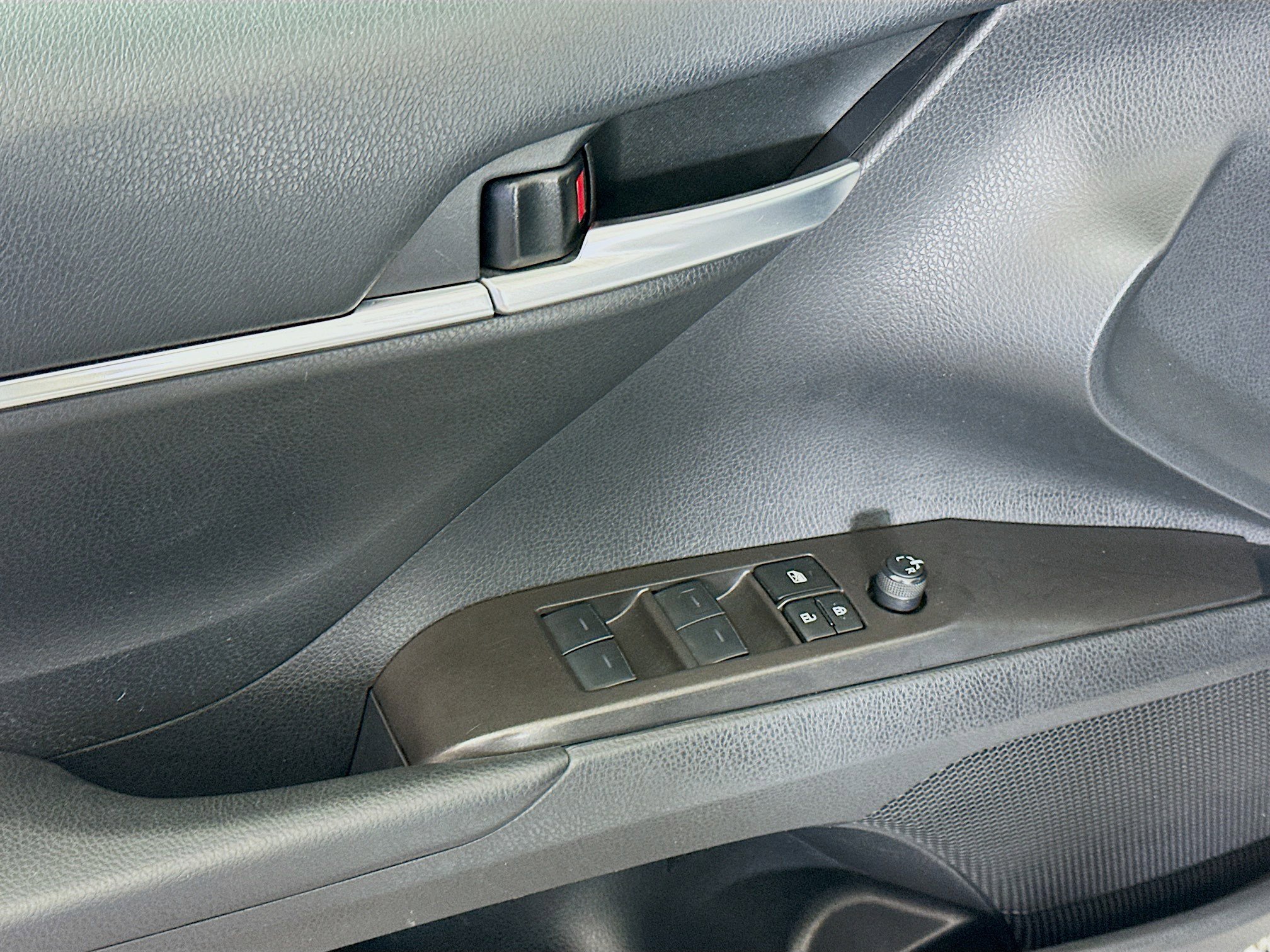 Used 2024 Toyota Camry SE FWD image 15