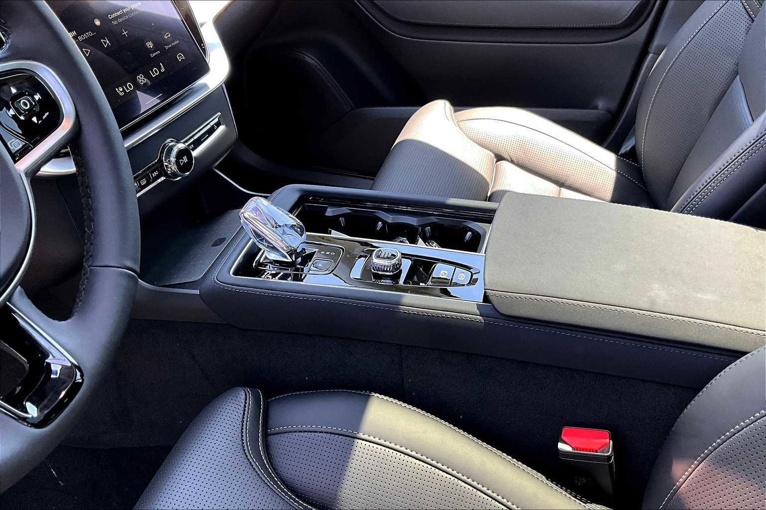 New 2026 Volvo XC90 B6 Ultra w/ Protection Package Premier image 10