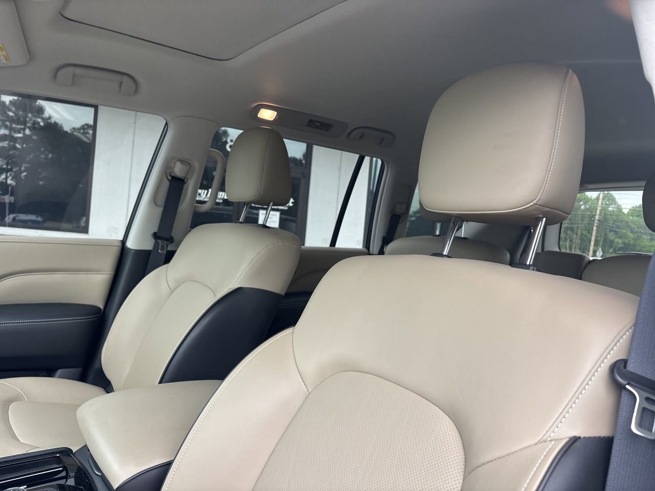 Used 2024 INFINITI QX80 Premium Select w/ Cargo Package AWD/4WD image 3